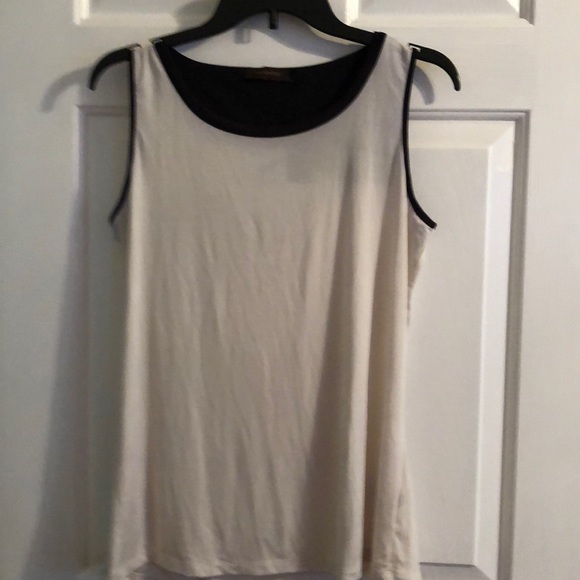 Blouses - Picture 2 of 4